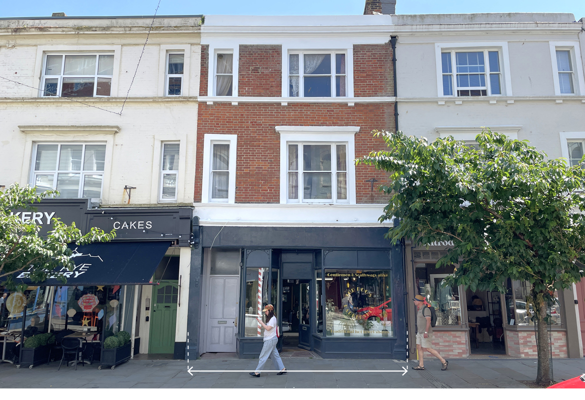 Freehold Shop Investment plus Vacant 2 Bed Flat