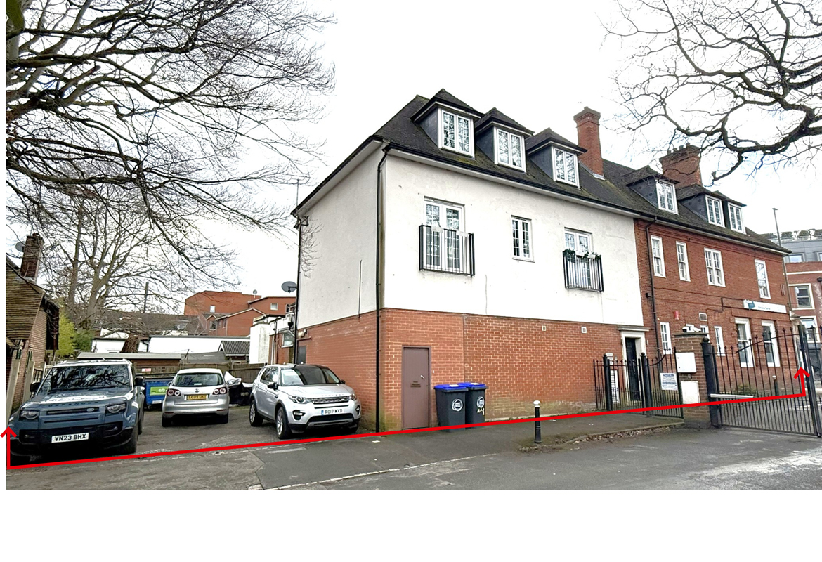 111 Queens Road, Weybridge, Surrey KT13 9UW