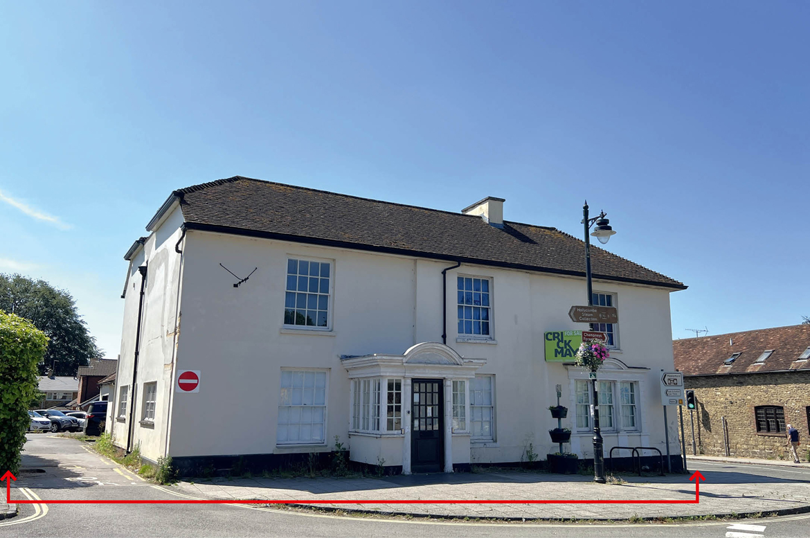 3 The Square, Liphook, Hampshire GU30 7AB